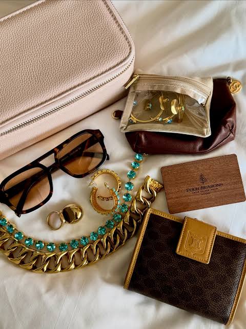 Women’s Fashion